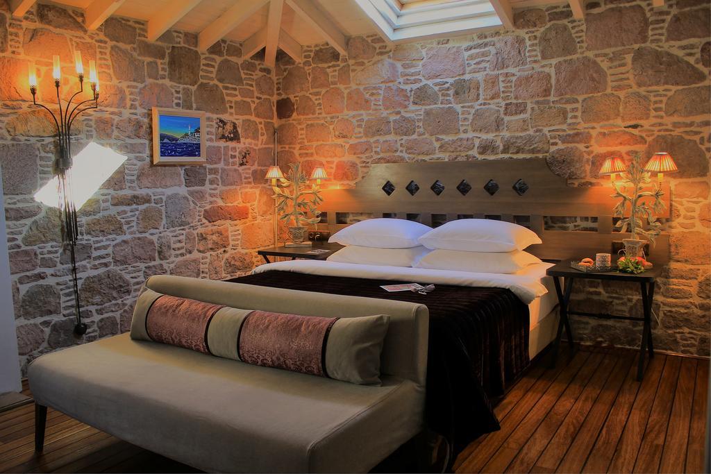 Cunda Lena Otel Аявали Екстериор снимка